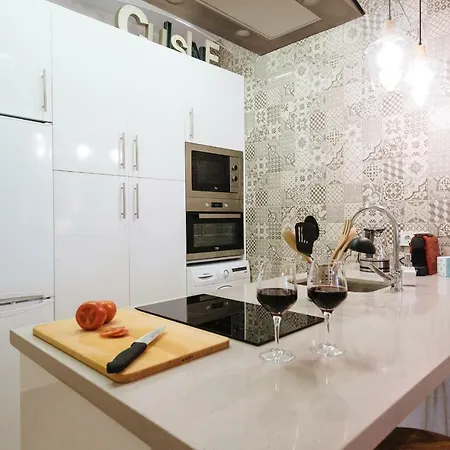 Hostly Aponte Exclusive Apartment-center-fibre-parking Optional-cless *